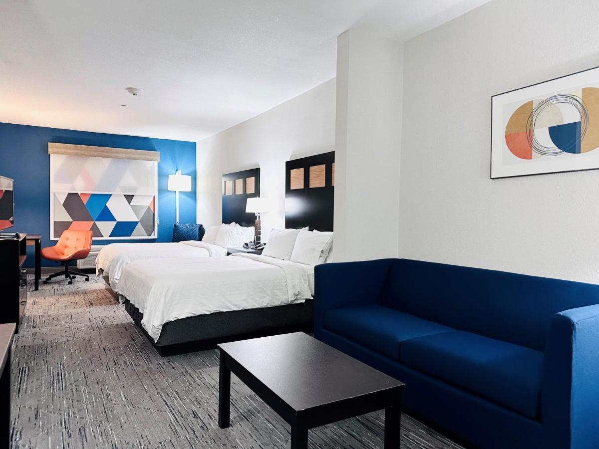 Holiday Inn Express & Suites Houston East - Baytown, An Ihg Hotel Exterior photo