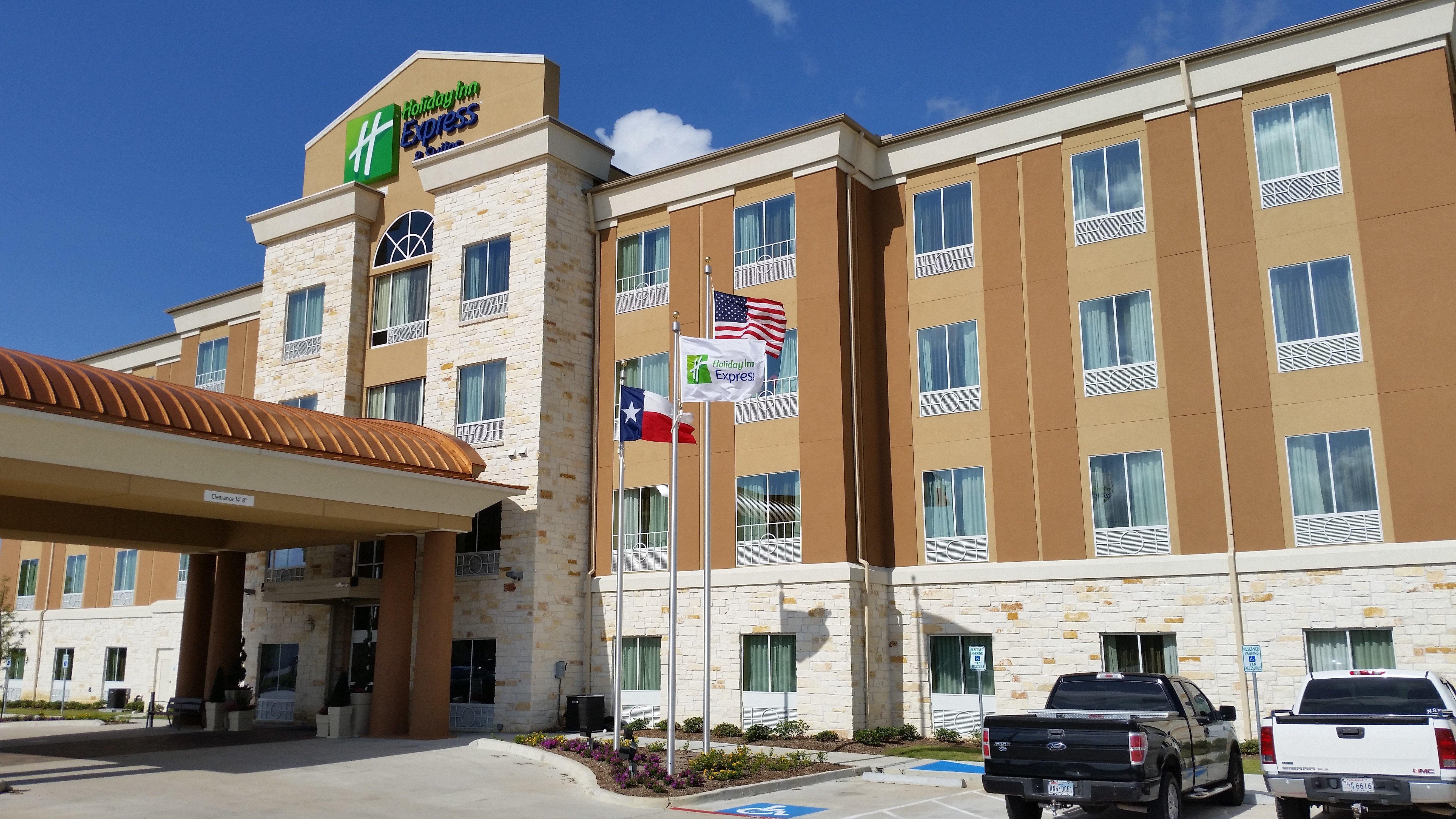 Holiday Inn Express & Suites Houston East - Baytown, An Ihg Hotel Exterior photo