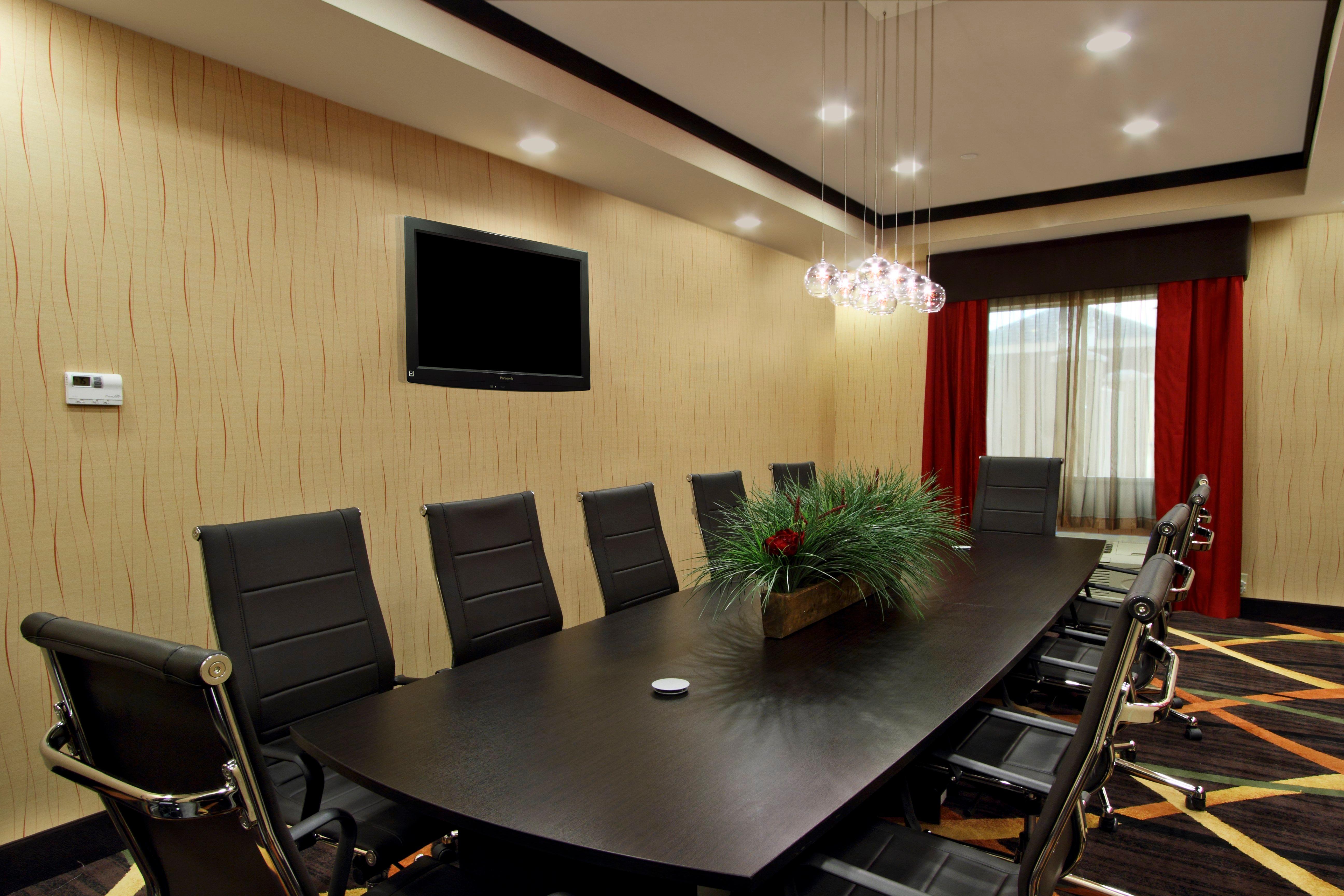 Holiday Inn Express & Suites Houston East - Baytown, An Ihg Hotel Exterior photo
